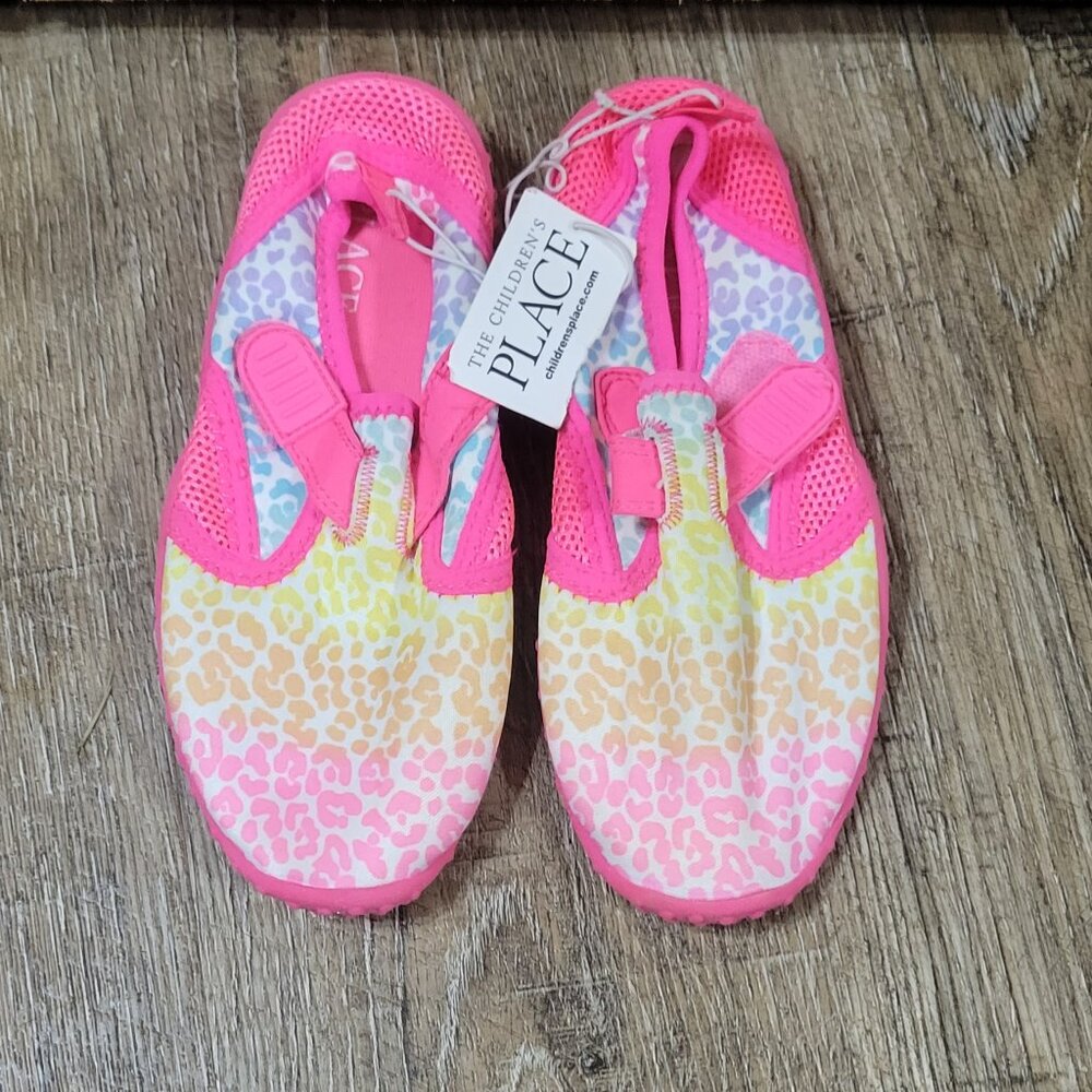 Childrens place girls swim/water shoes  NWT   size 13/1
